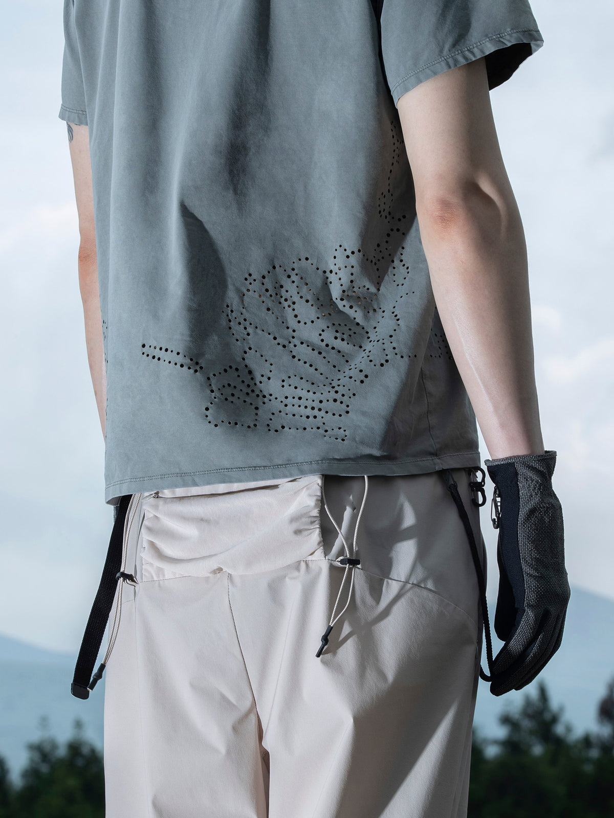 Aero-motif Detail Back