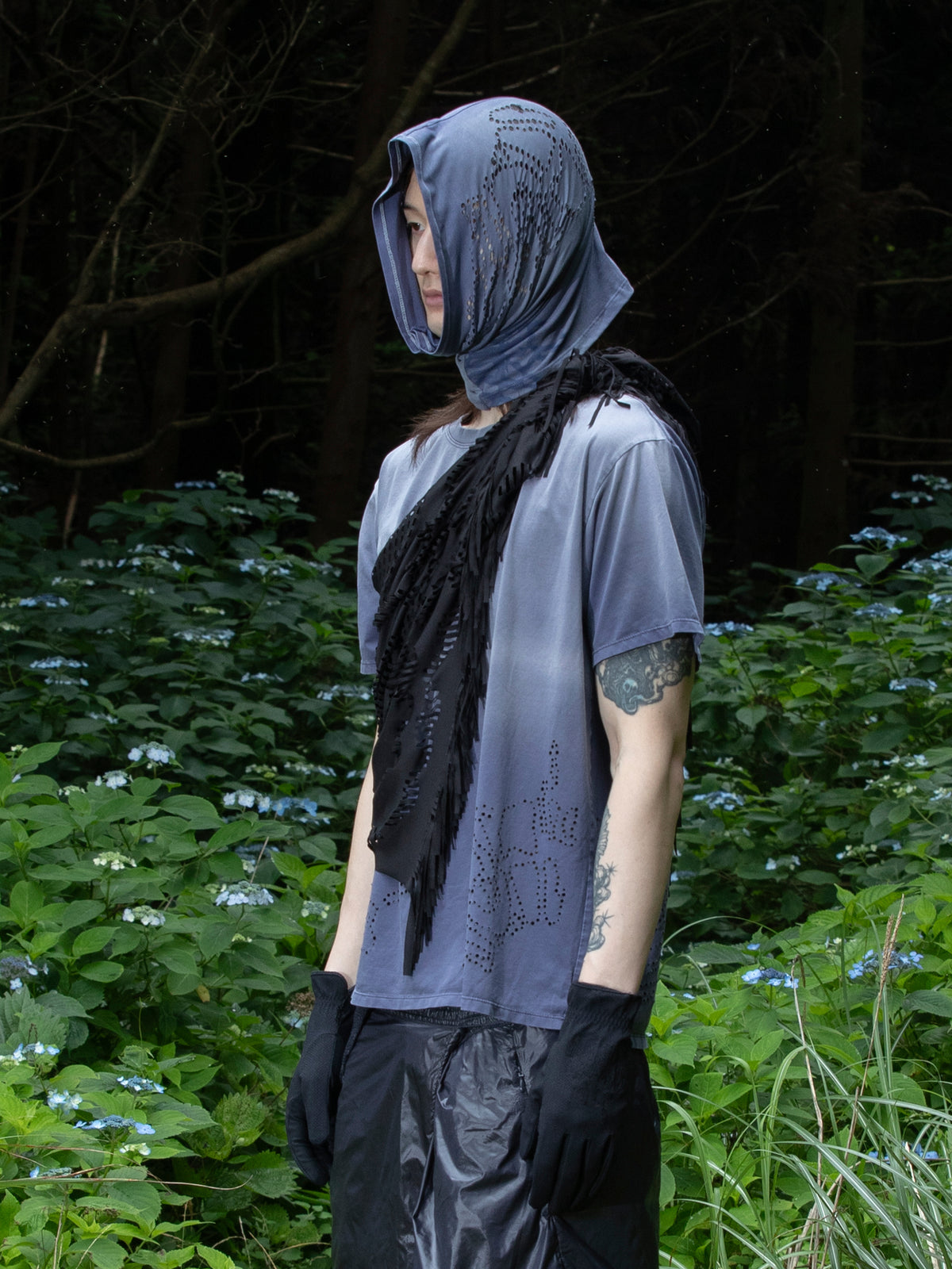 Shoulder-wearing Styling